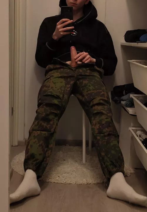 Would you sit on me?😈🍆