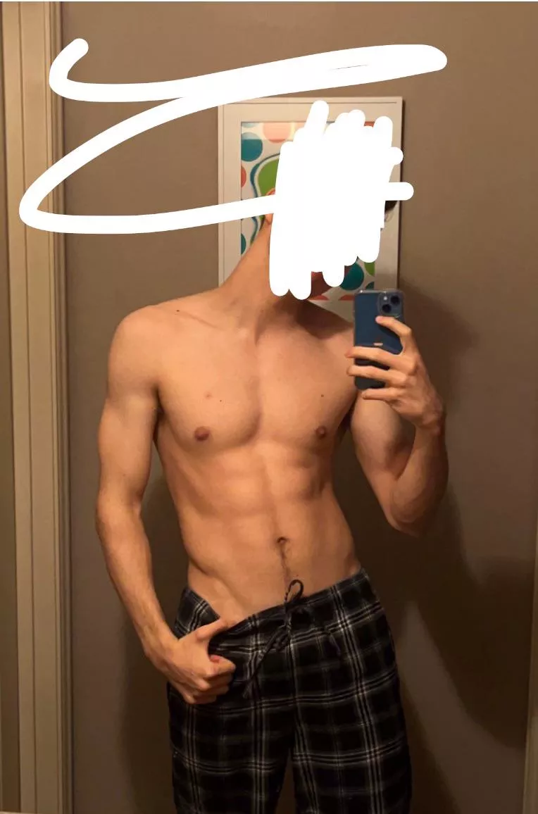 19 m jock with a bubble butt. Any doms wanna use and degrade me? Snap: anonjock8