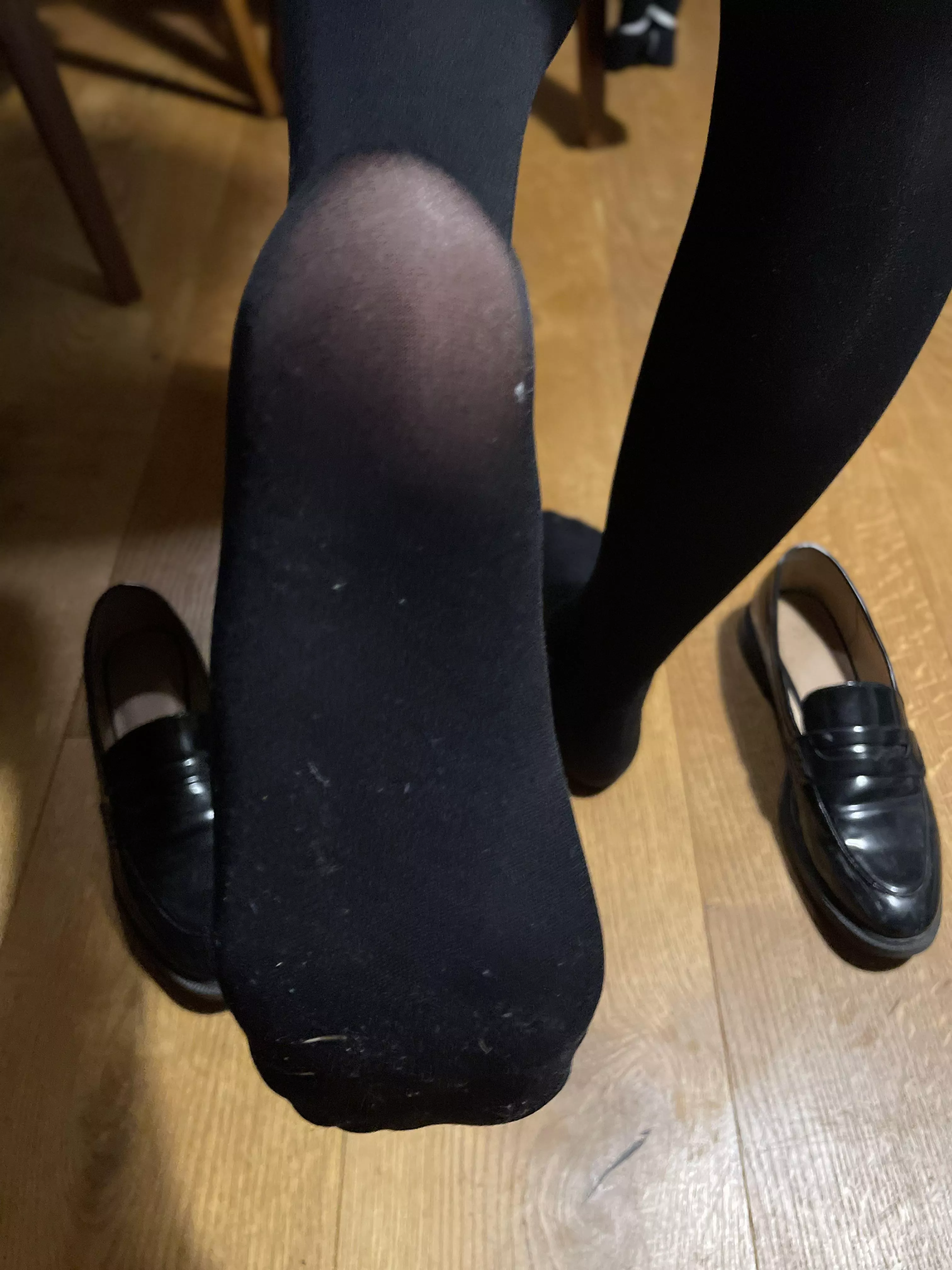 Breathe in 💋💋🫵🏻🦶🦶(oc)