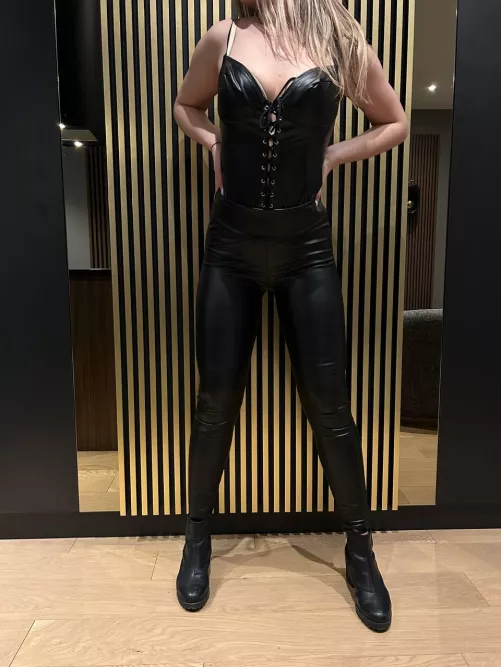 can i wear this on valentine's day?