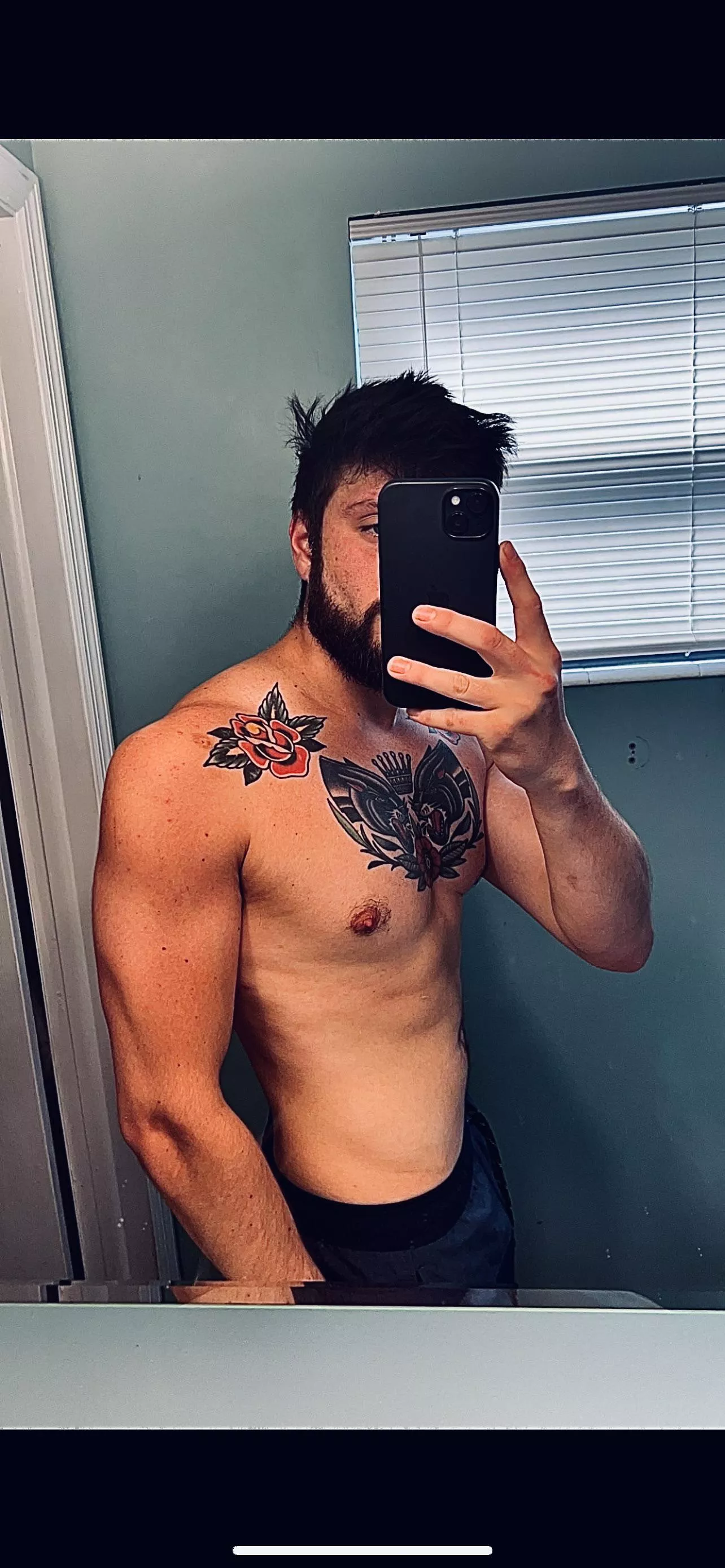 Good morning fellow hot guys with tattoos🔥😈🍆 who wants to see post gym pump pics? 🥵