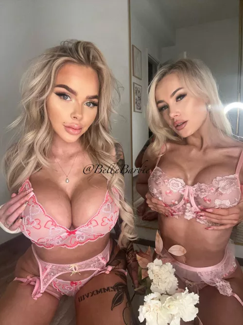 Happy valentines Day 🌹😘 (we are twins not identical) 🩷 can we be your valentines? 🙈