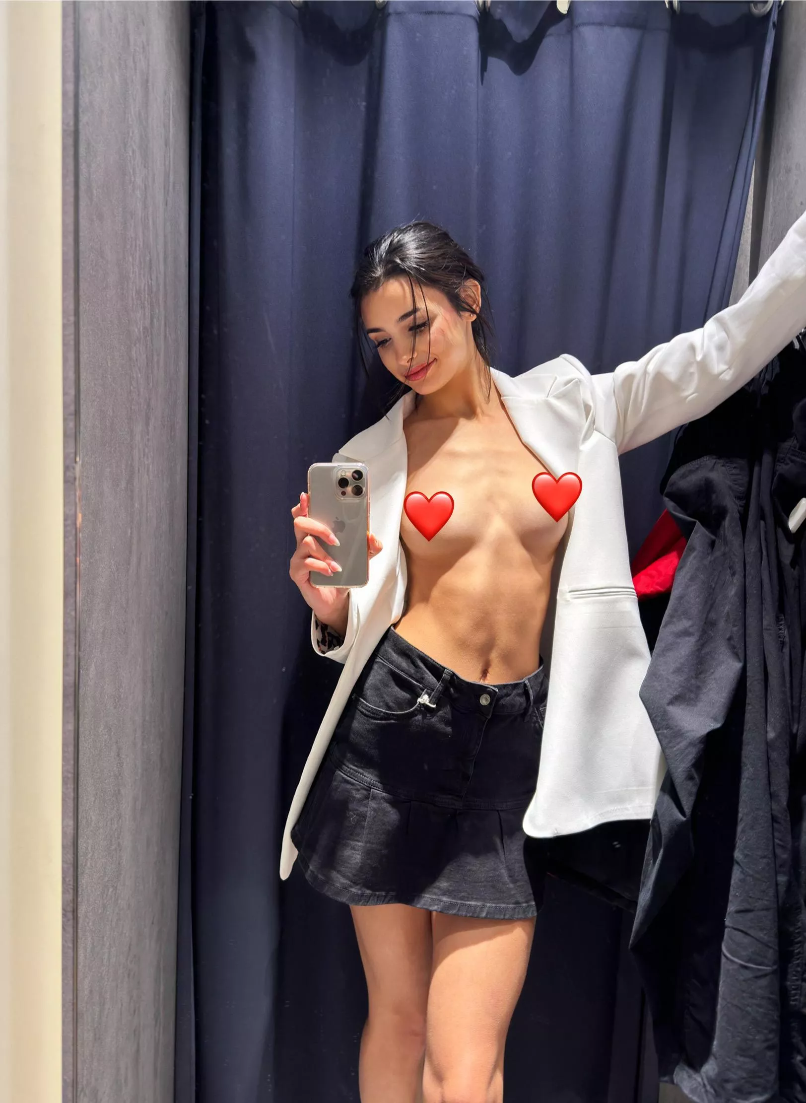 I feel hot in the fitting rooms and undress my lil body