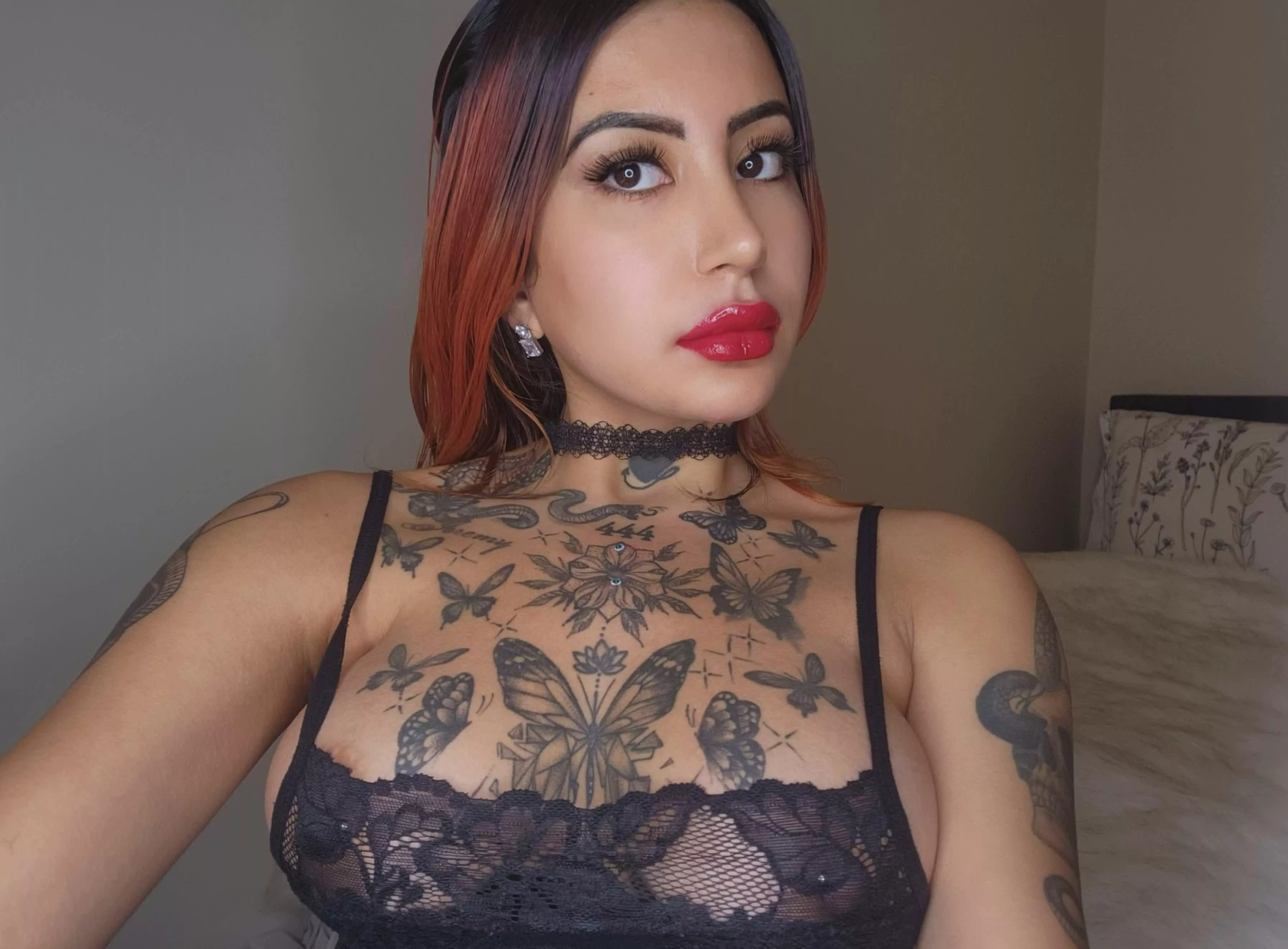 I like my choker, but your hands would look best