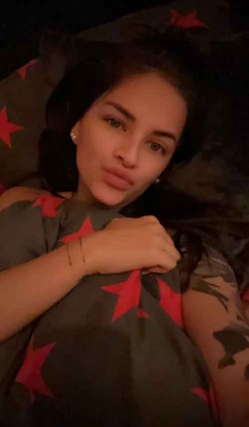 I love showing off my body online - do you like it