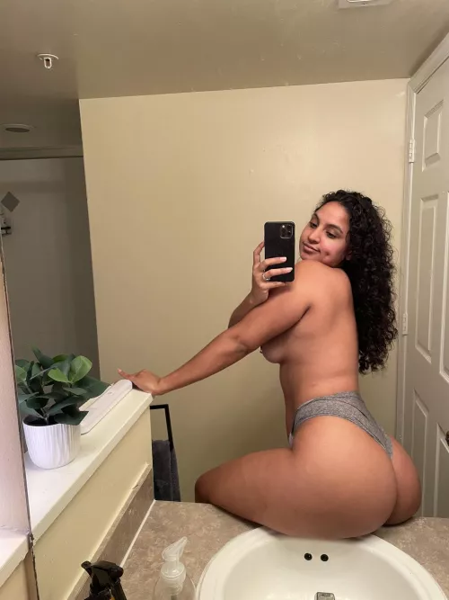 i need more male friends who like to exchange nudes with me