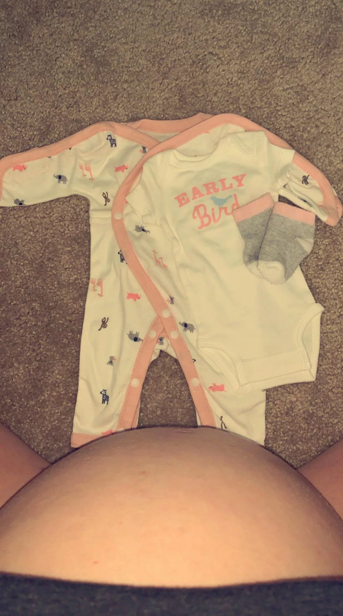 I was huge last year, just look at that belly sticking out! I miss it so much, maybe someone will get me pregnant again if I ask politely 😜