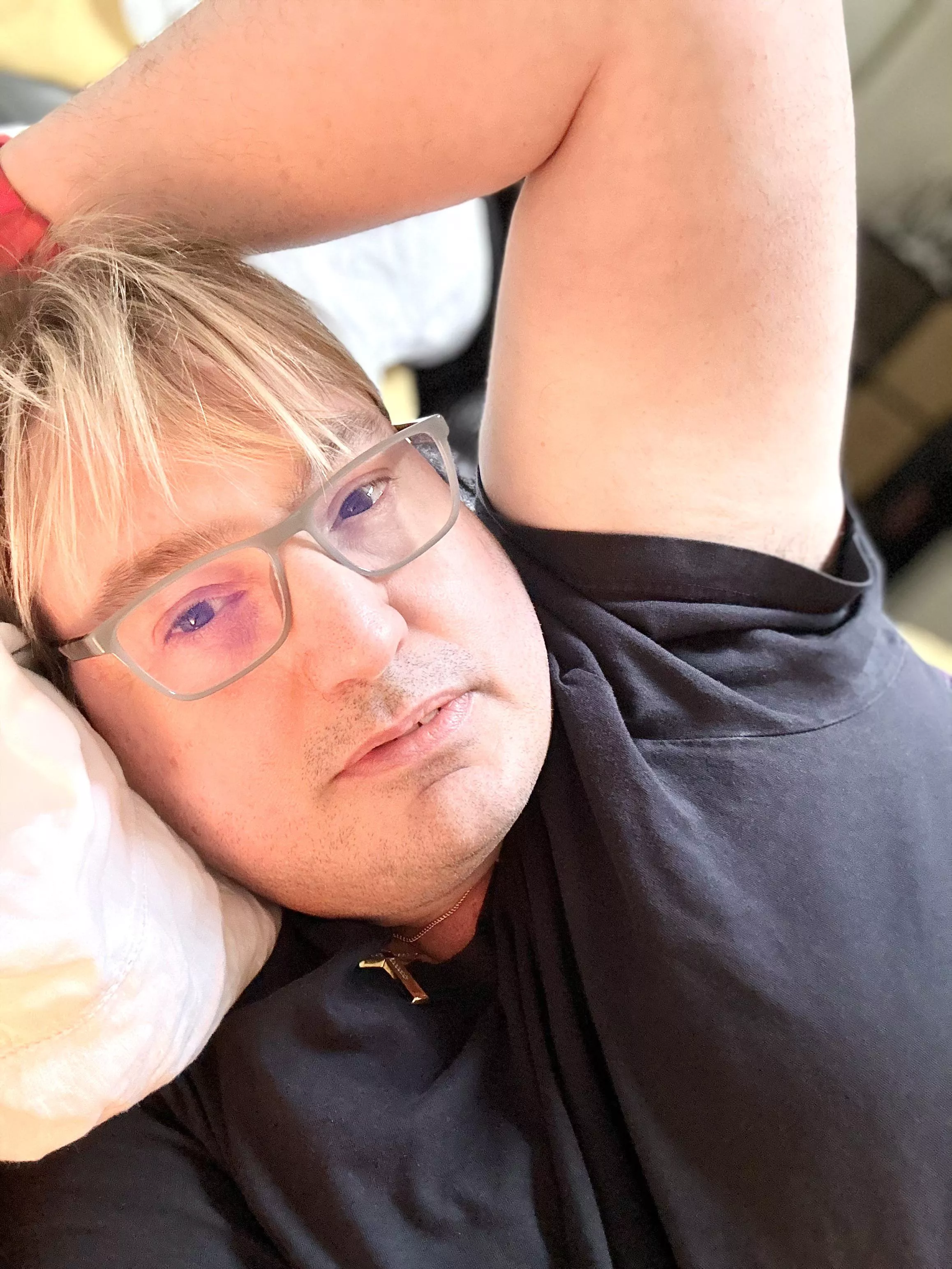 If you like chubby gaymers, let’s be friends.