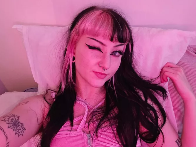 Imagine this pic but with my tits out, thats what my OF is like 💕