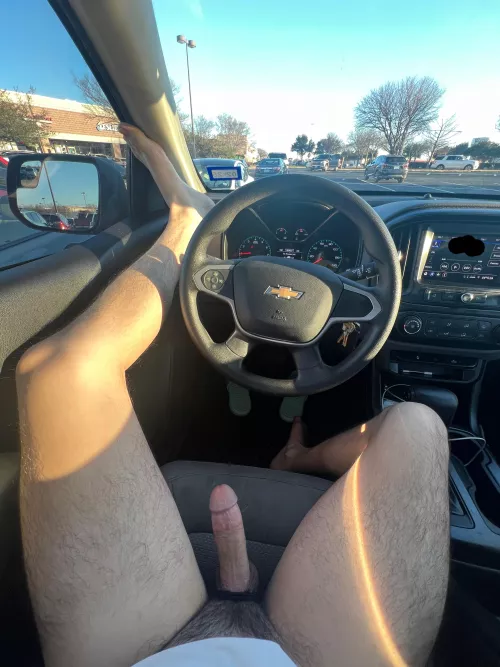 just airing out in the gym parking lot😮‍💨