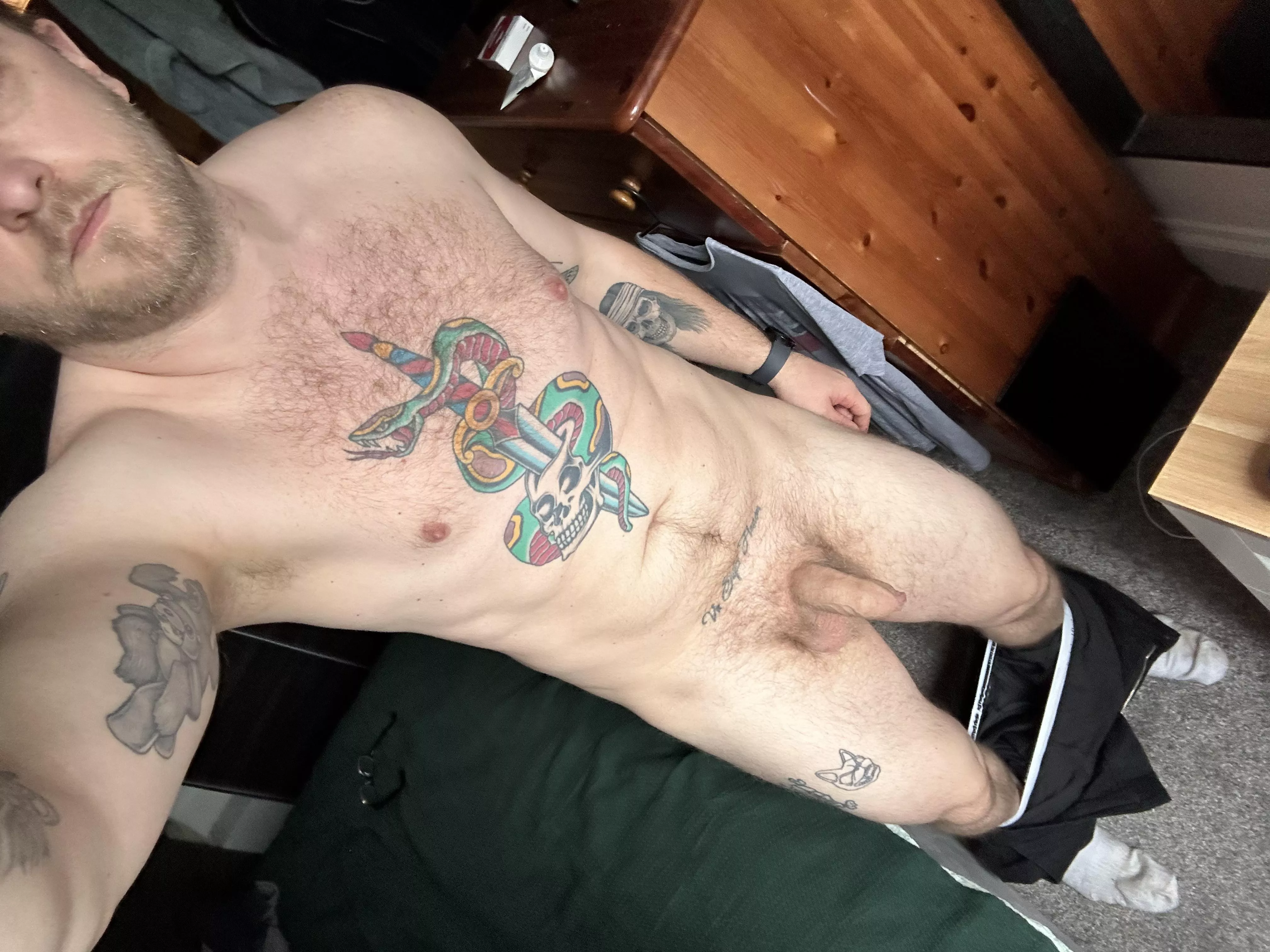 M 33 98KG 5’11. Working from home Wednesdays.