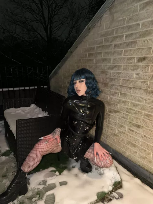 My Valentines Day outfit for a date tonight 🖤