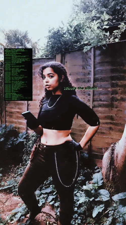 Show my tummy love in Kim Possible cosplay