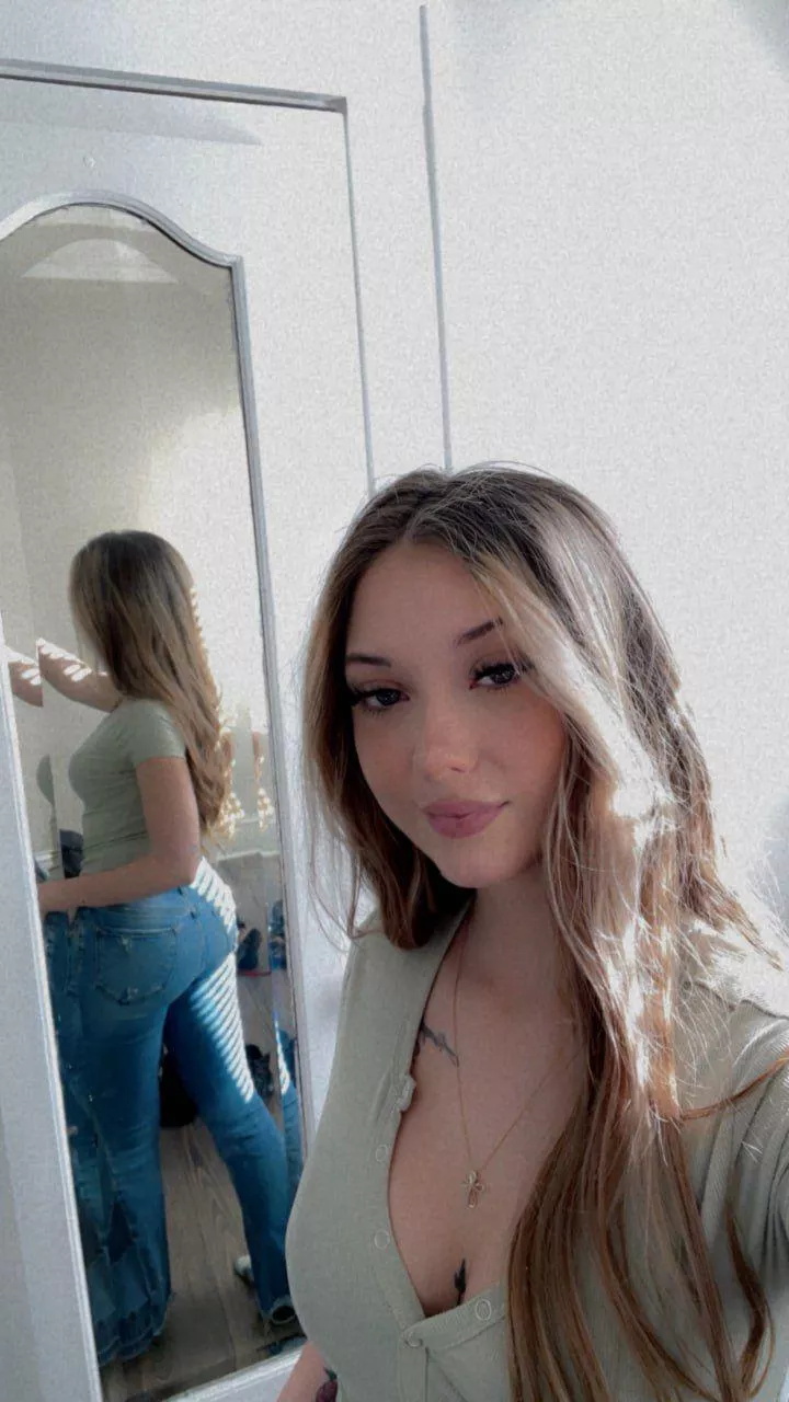 Strawberry lady with a nice butt