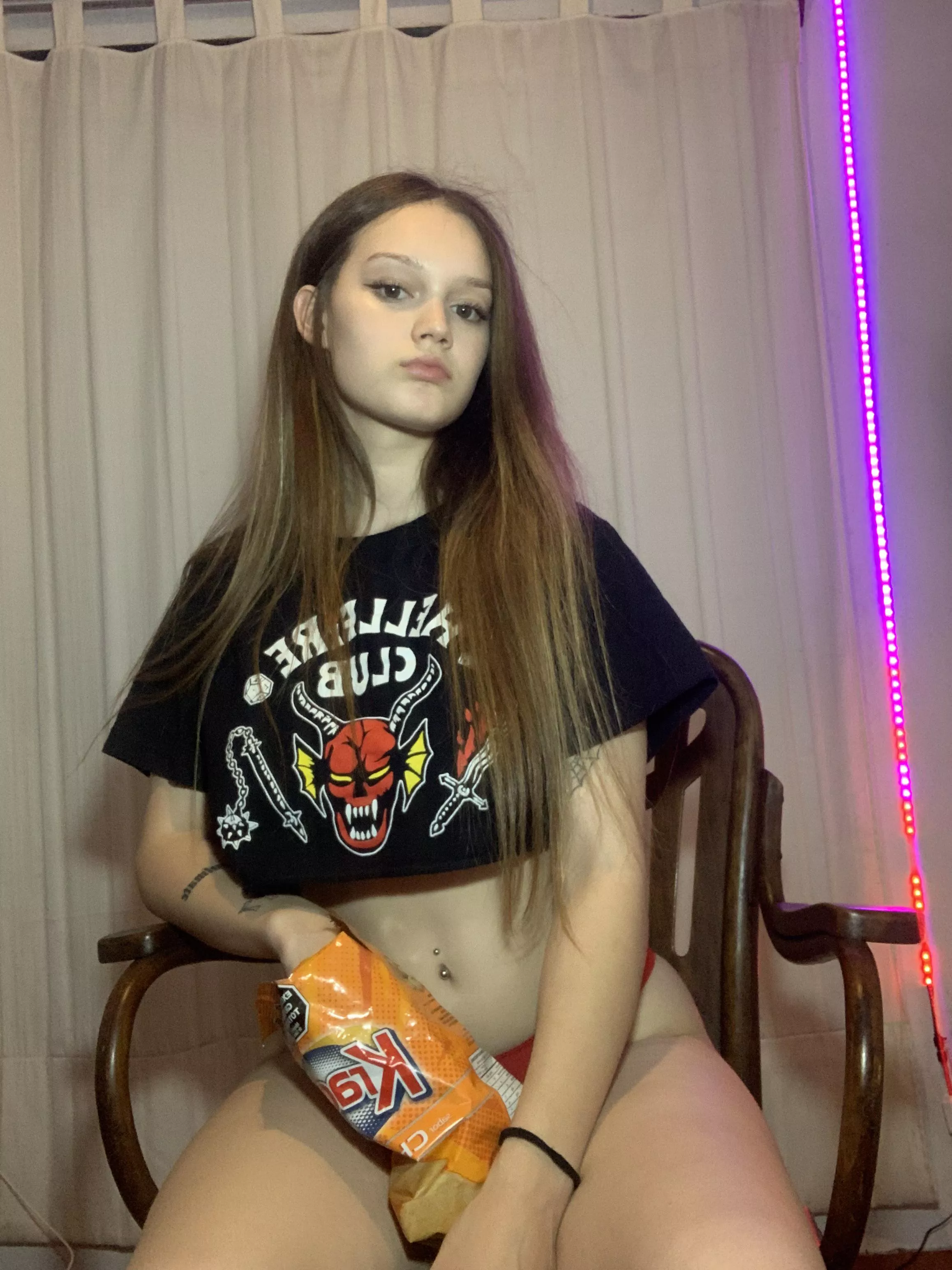 Watch a movie and eat chips with me?