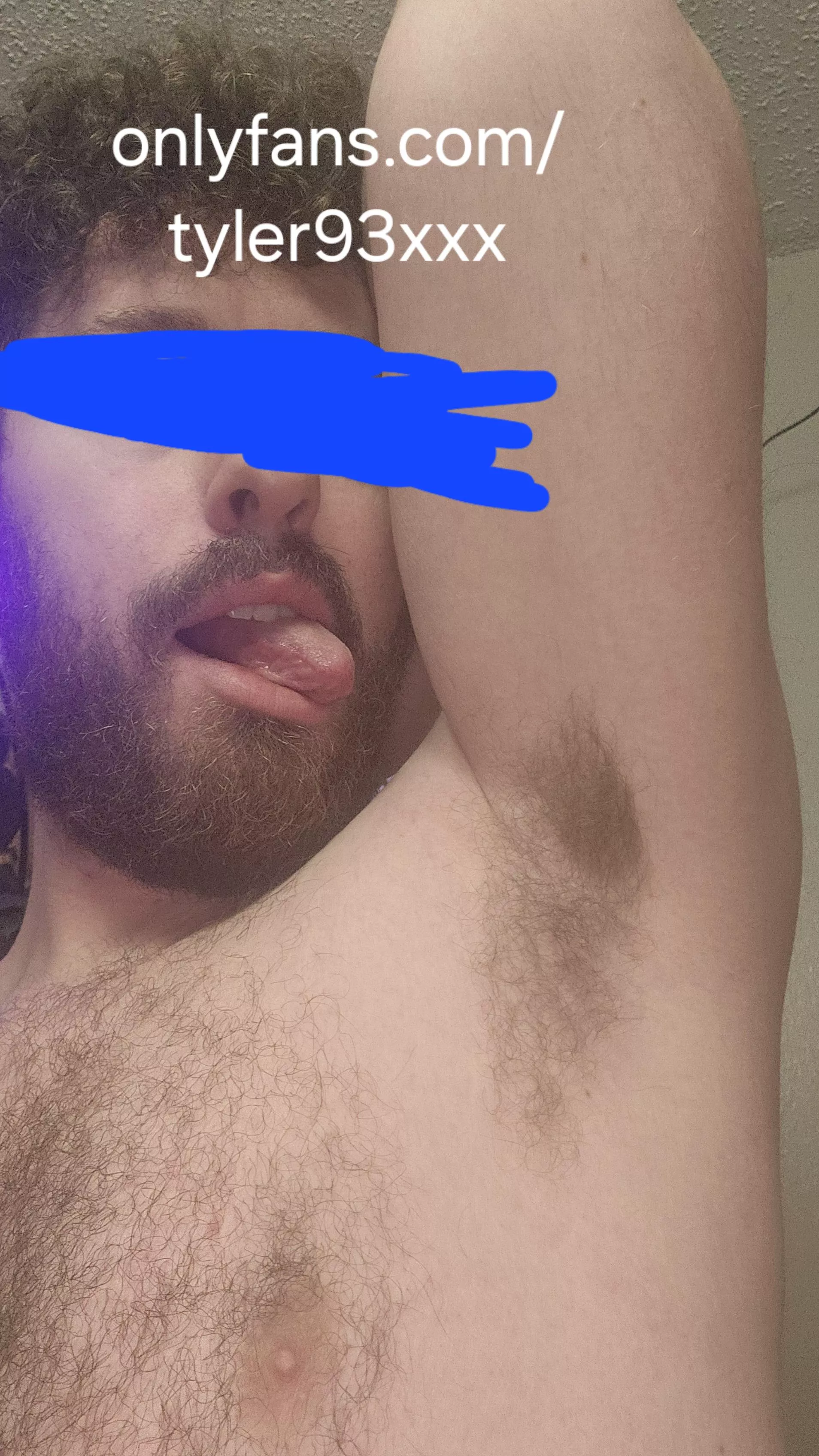 Who wants to sniff my smelly pits after the gym? 😈