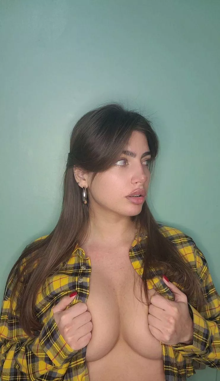 A fast pic before going to school