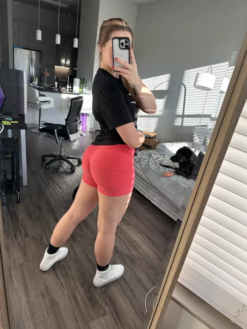 a little birdie informed me you wanted to see my booty today