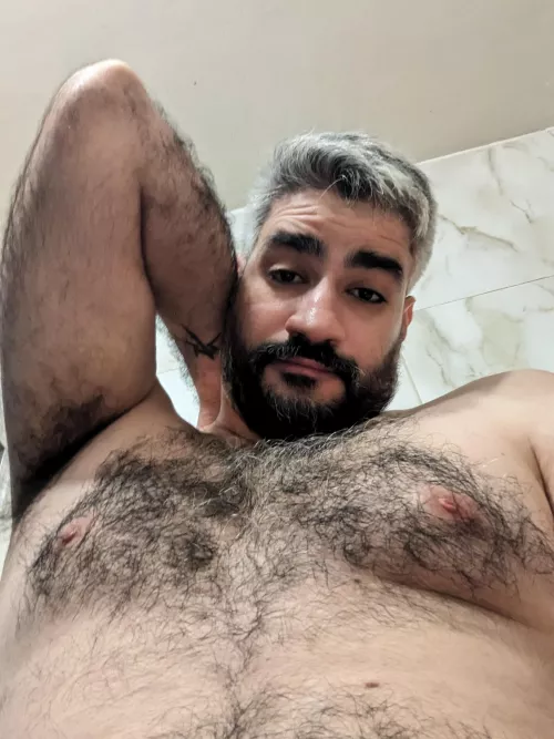 Be a good boy and give daddy a kiss... in the pits.