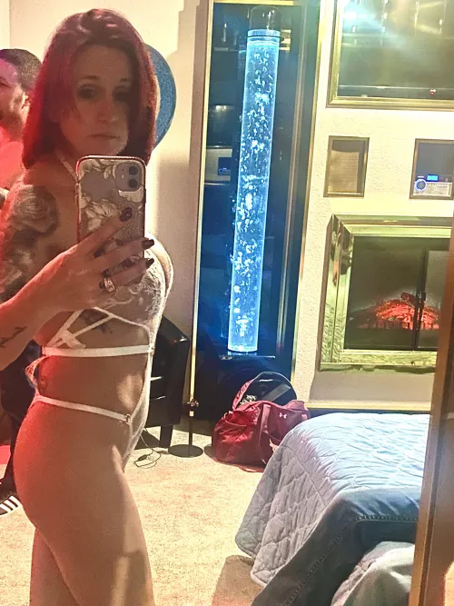 Hi I’m Danidhotwife on snap