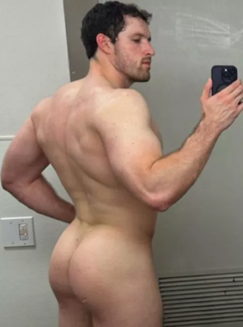 His butt selfie