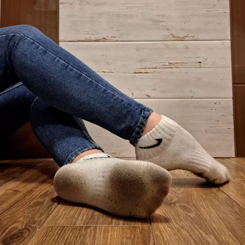 How bad do you think they smell? [f]