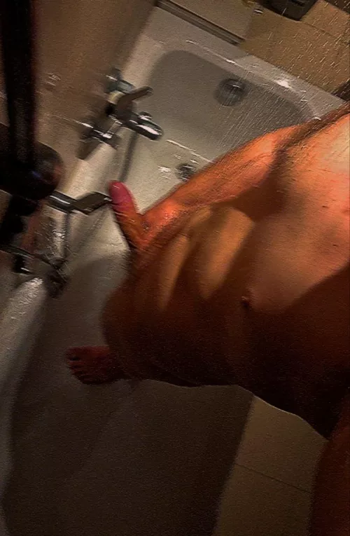 I don't wanna be alone in the shower 🥴 | 19