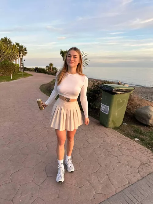 I hope I look good in your eyes with what I'm wearing :))