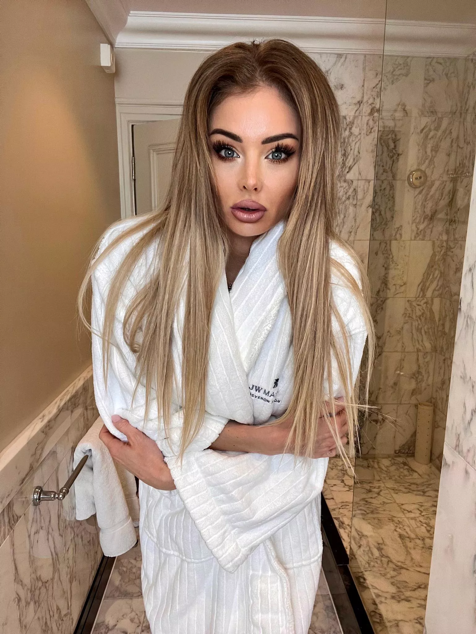 I need your body to warm me up babe. It's really cold.