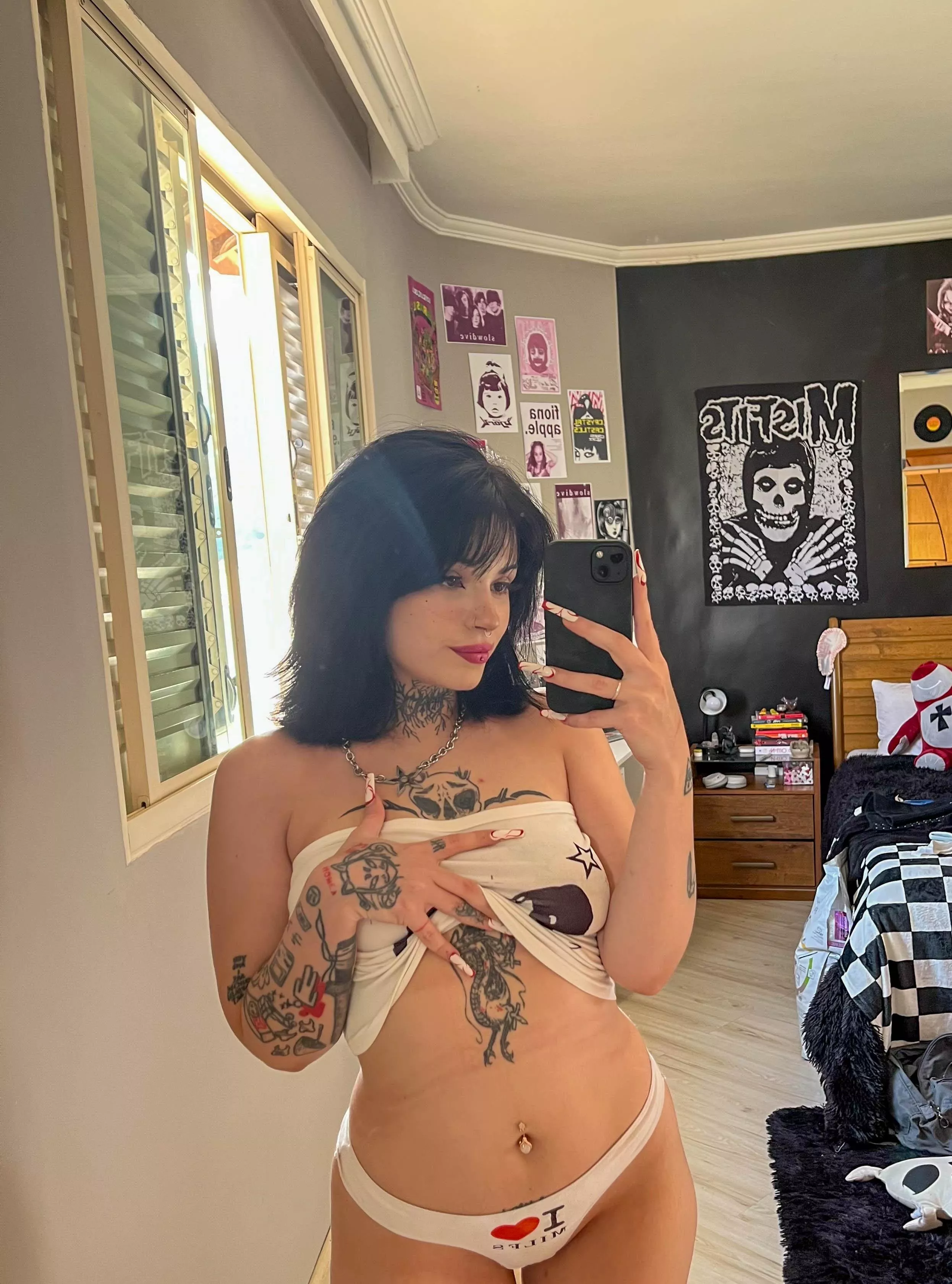 I wanna fuck you in front of this mirror