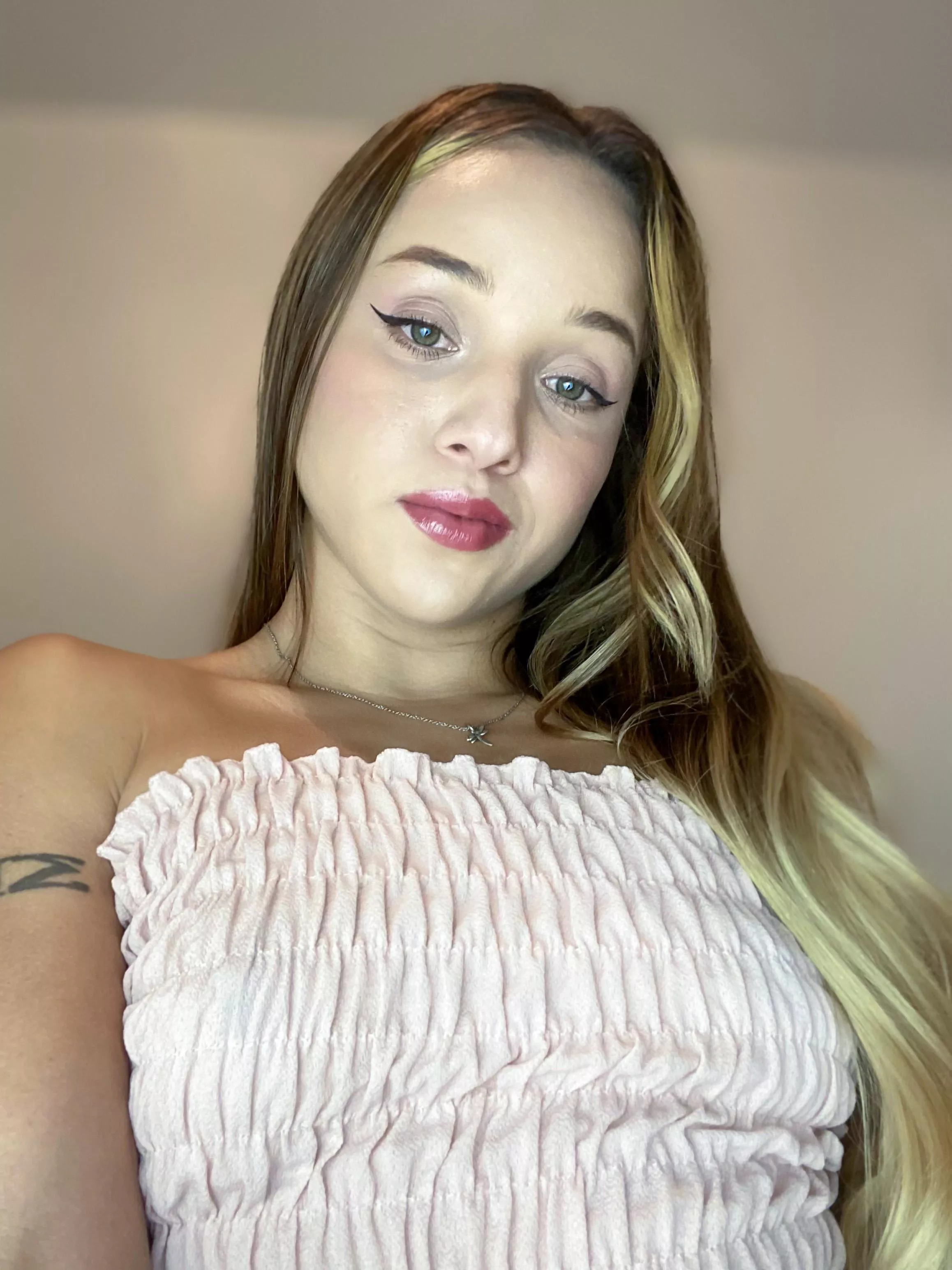 Im a 2004wanna be friends