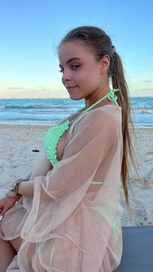 I'm waiting for the camera to turn off so I can take it off and go into the sea