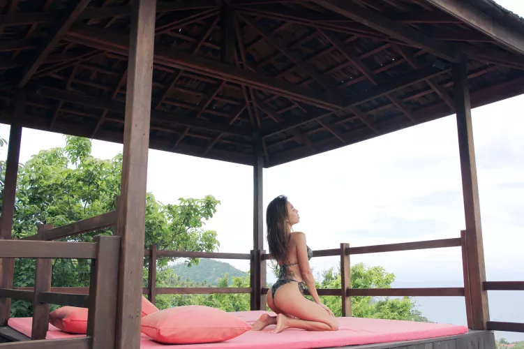 Is your neighbor this hot?