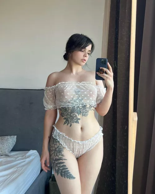 Just a cute selfie with some cleavage