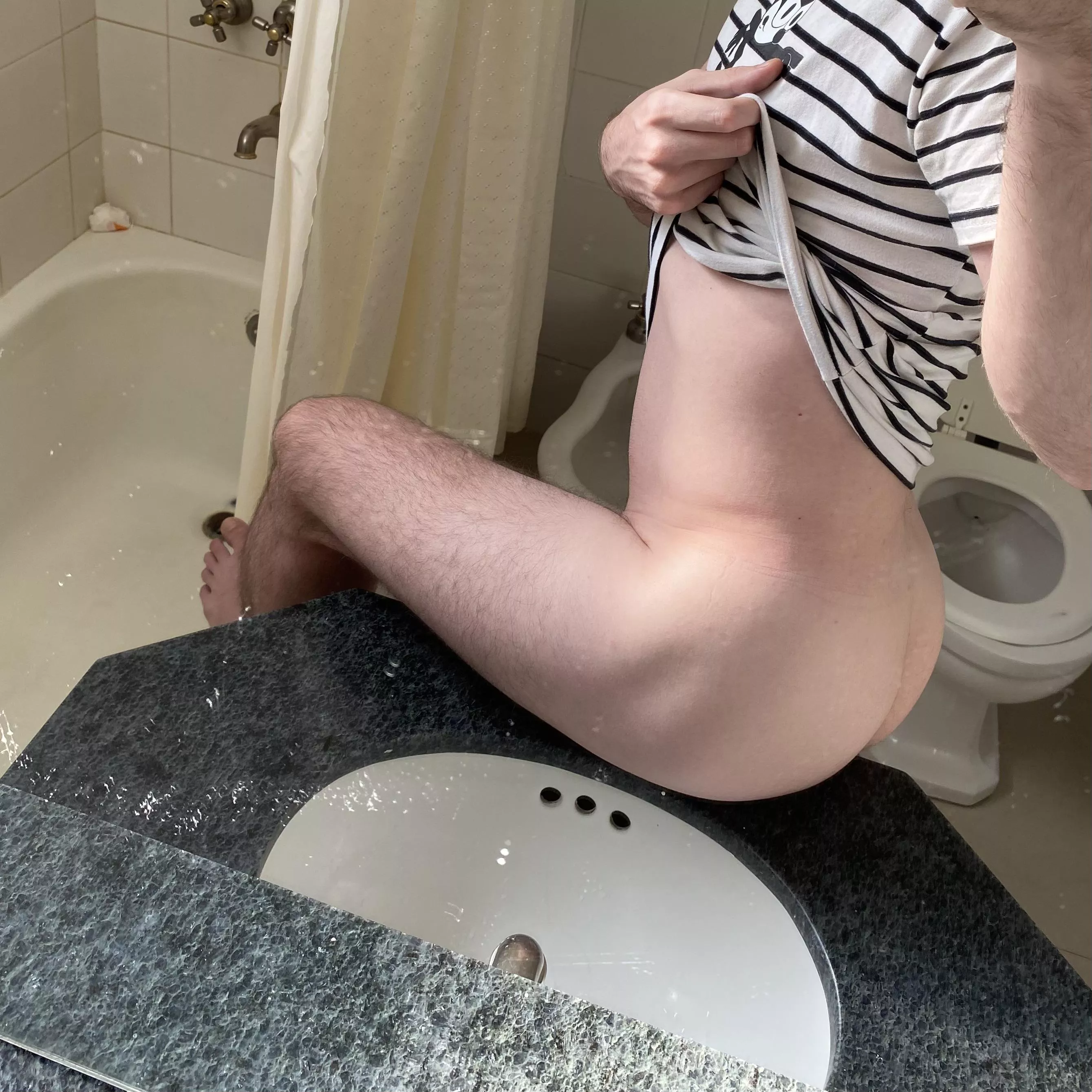 Meet me in the bathroom