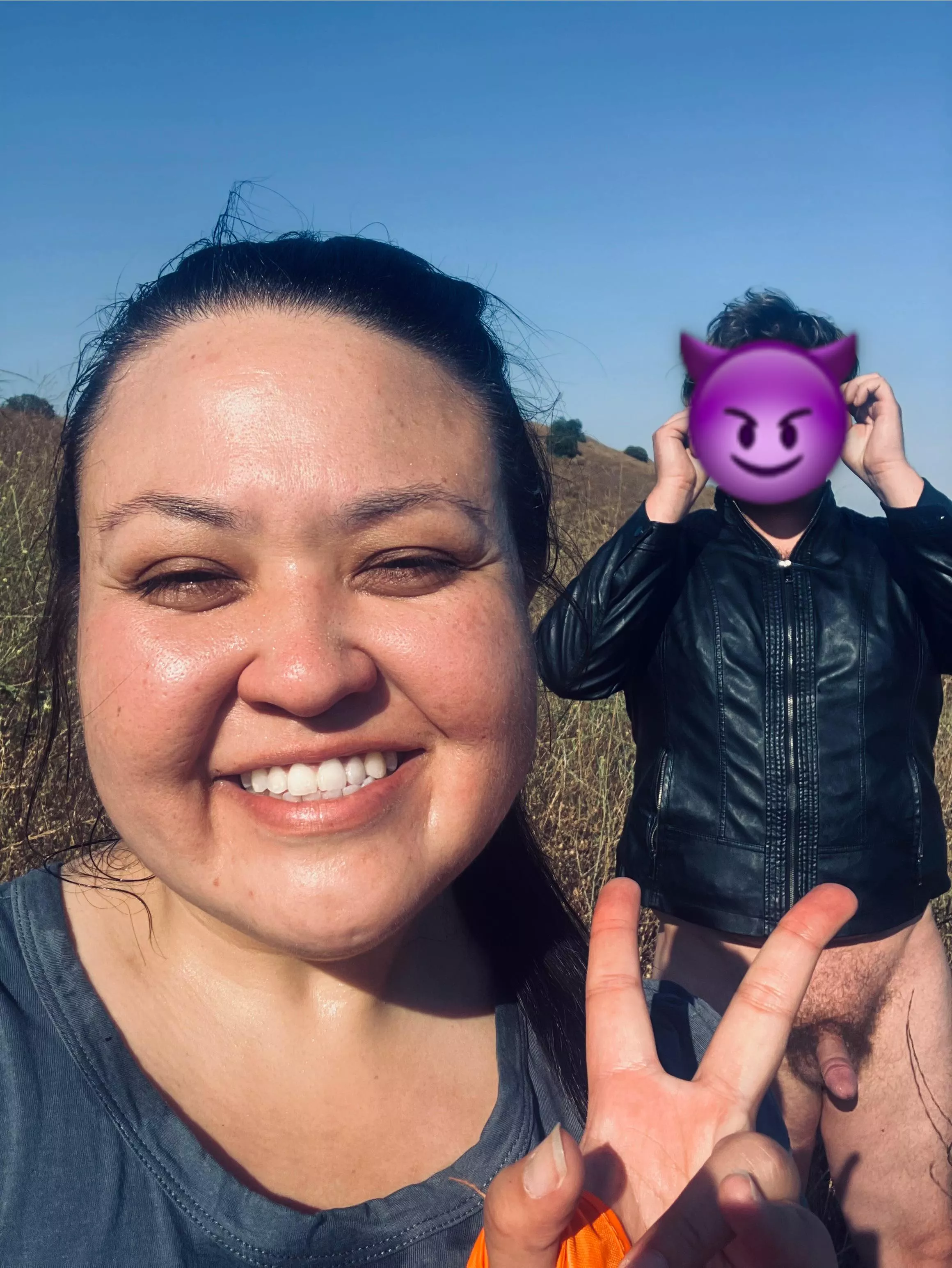 My friend doing a naked photoshoot of me 😝