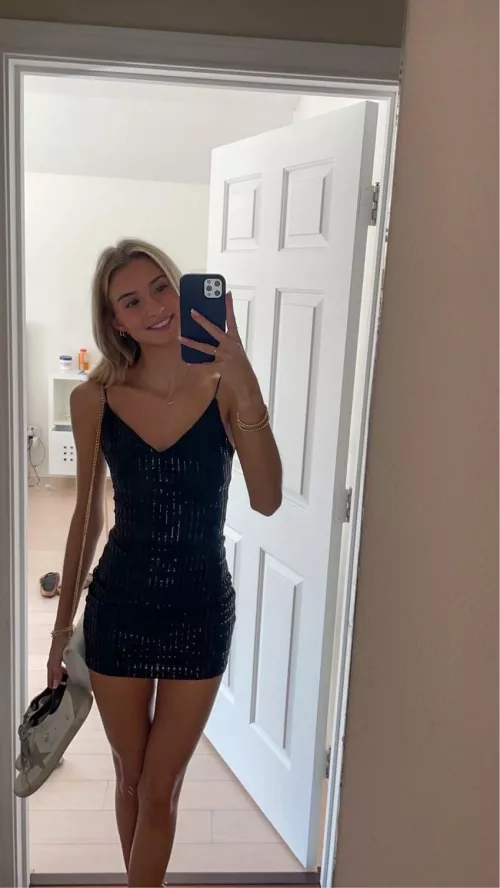 Not all dresses need heels 💙⚪️