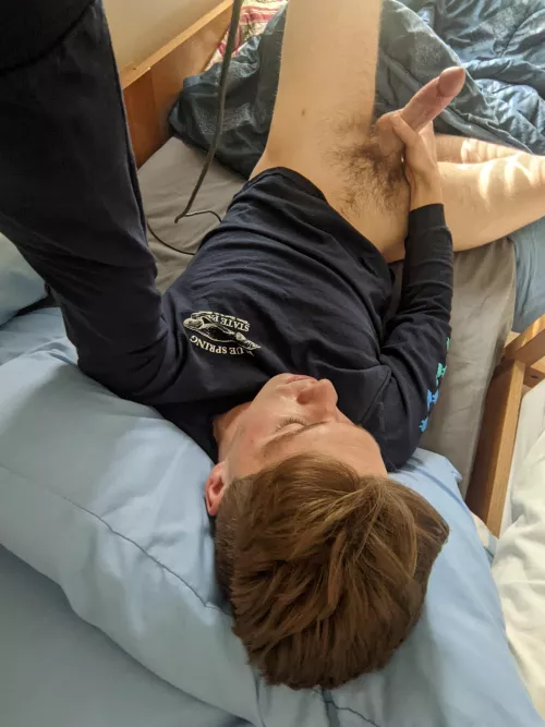 Not sure if I need a cute boy or a sexy daddy... Help me decide;) yuman350