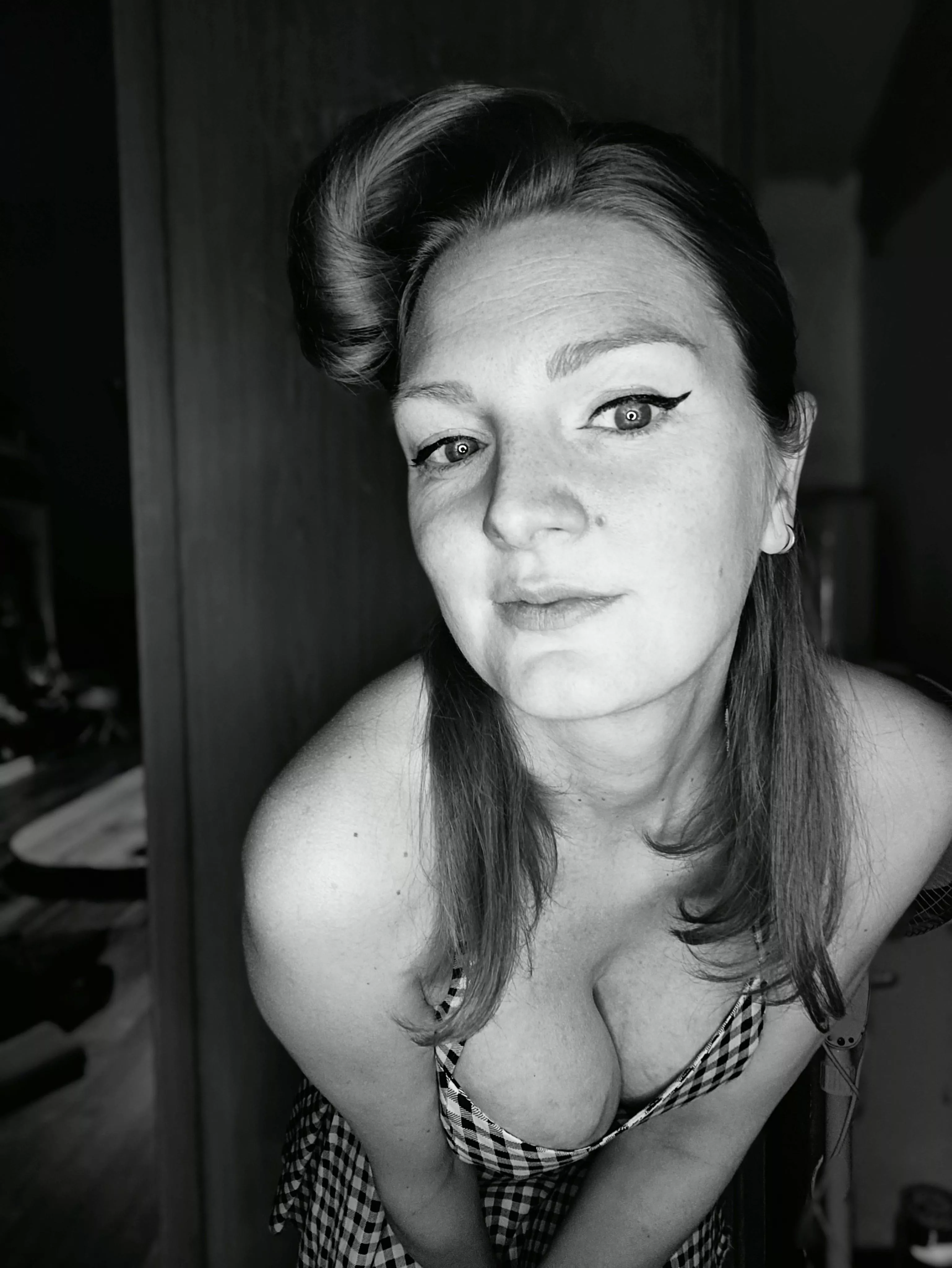 Rocking my vintage Glam as a pin-up gal🌸💕