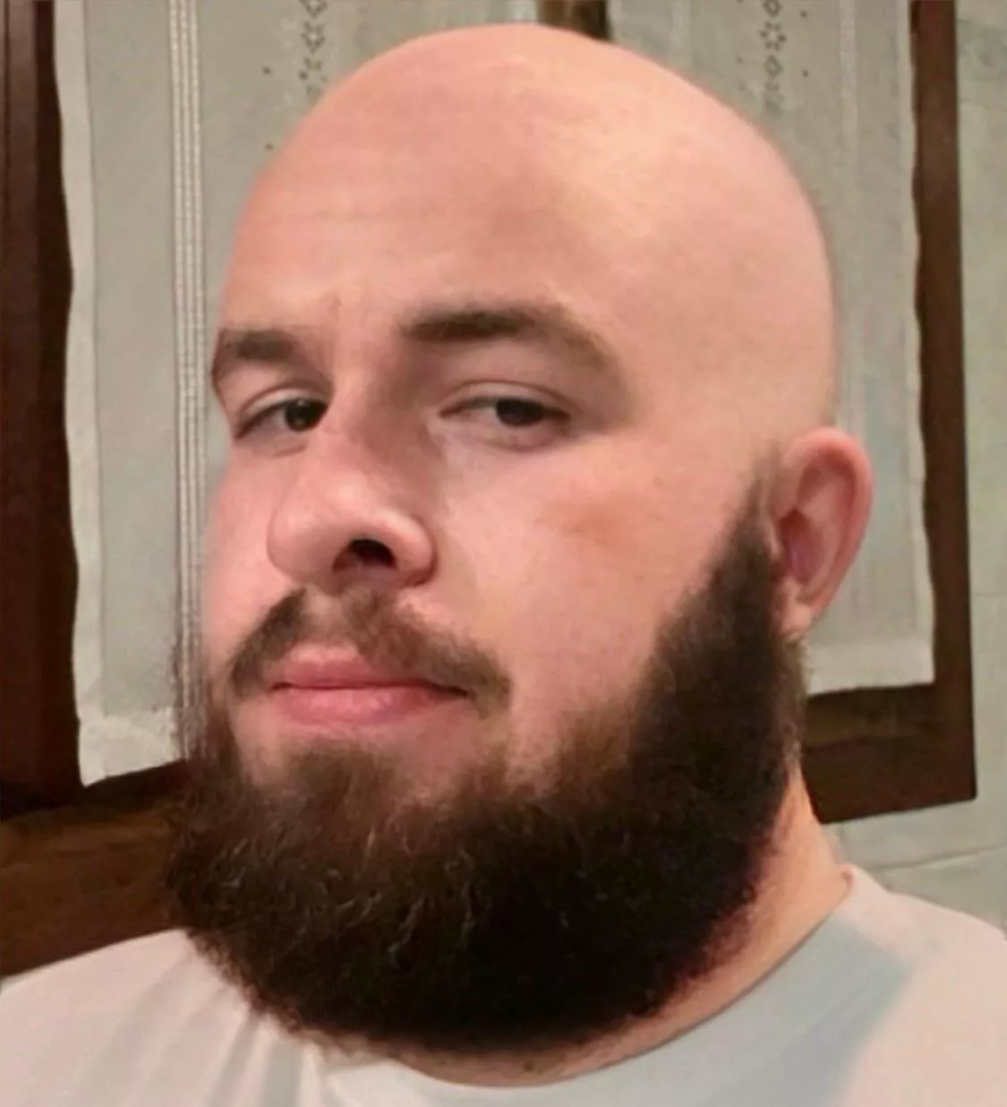 Transforming into a real life Kratos cosplay Transforming into a real life Kratos cosplay