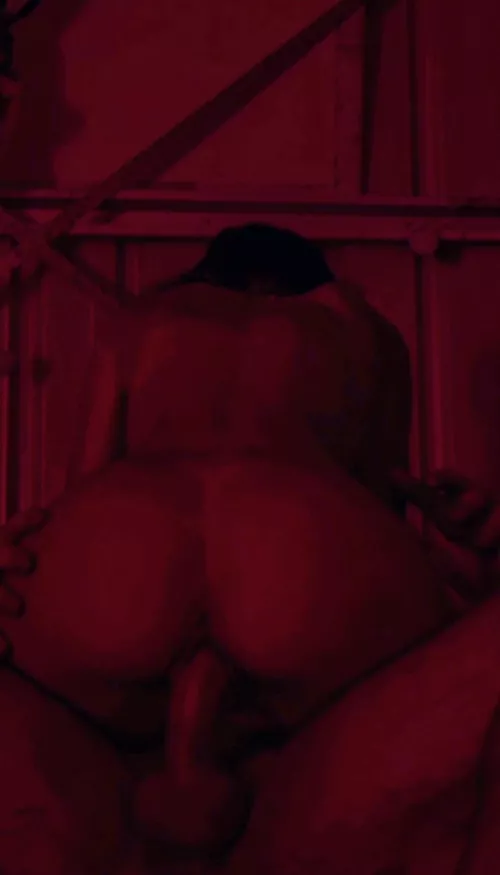 Watch me grip and ride like a cowgirl 💦