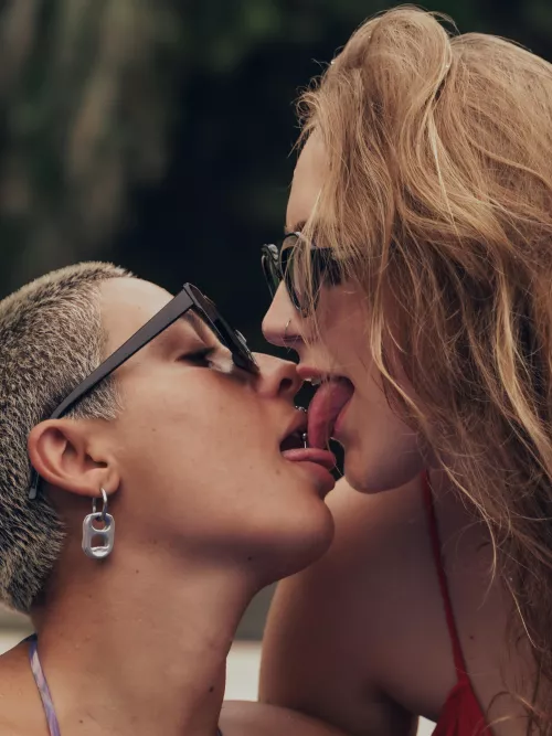 We really enjoy the pool days <3