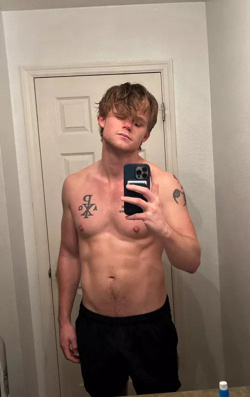 Who needs a Valentines pick-me-up from Daddy? DMs open 😘