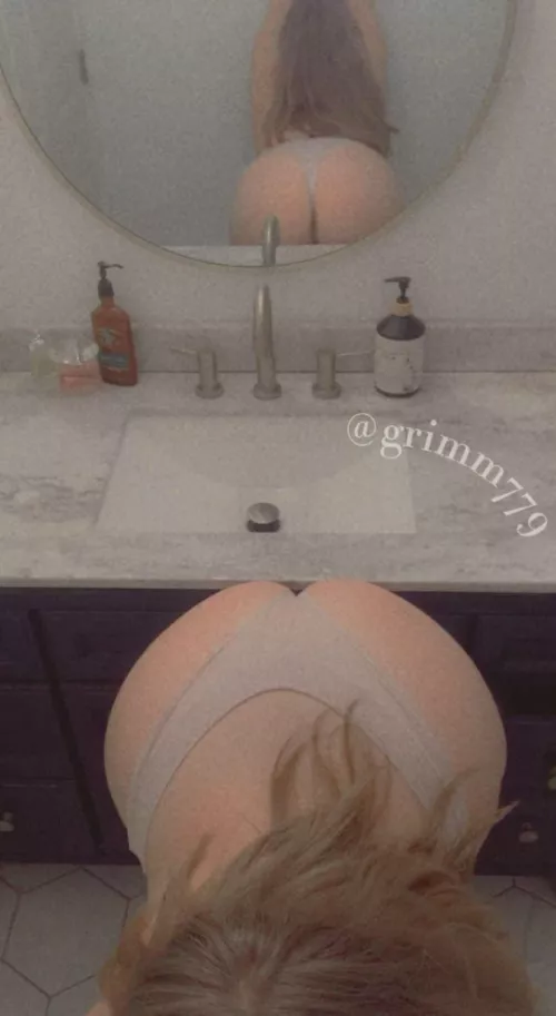 Would you bend me over for Valentine’s Day ;)