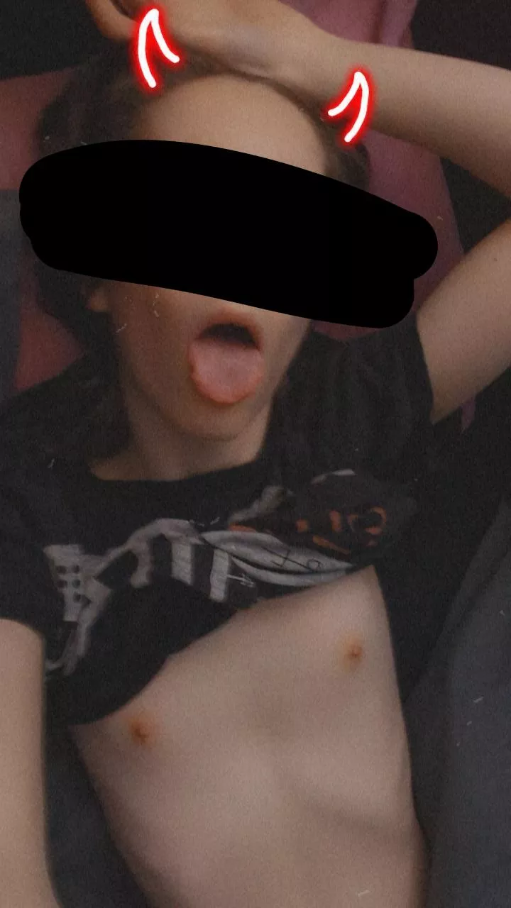 [22NB] i am begging to be kissed