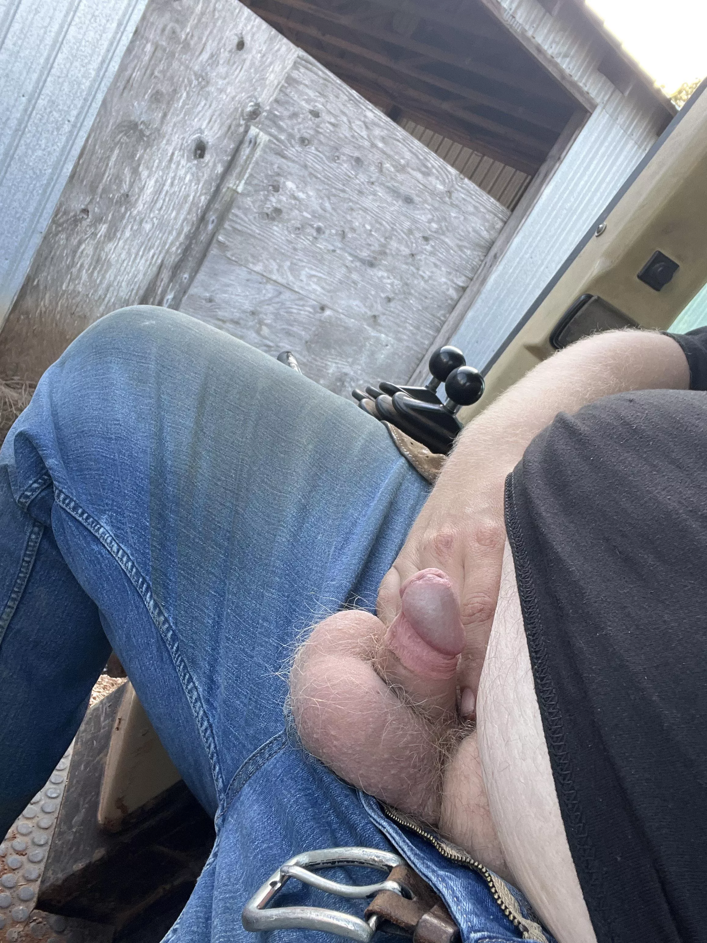 27 looking for some fun dms open