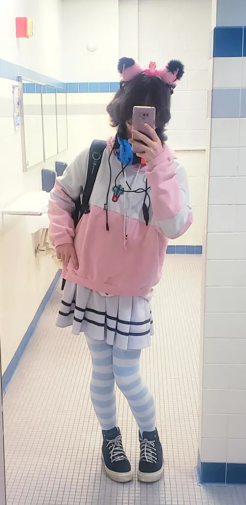 A while back someone just kinda... gave me a duck. Dunno why, but I like it anyways.