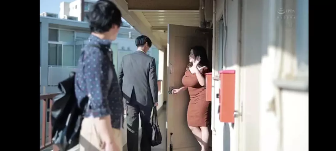 Anyone knows the code or actress name??