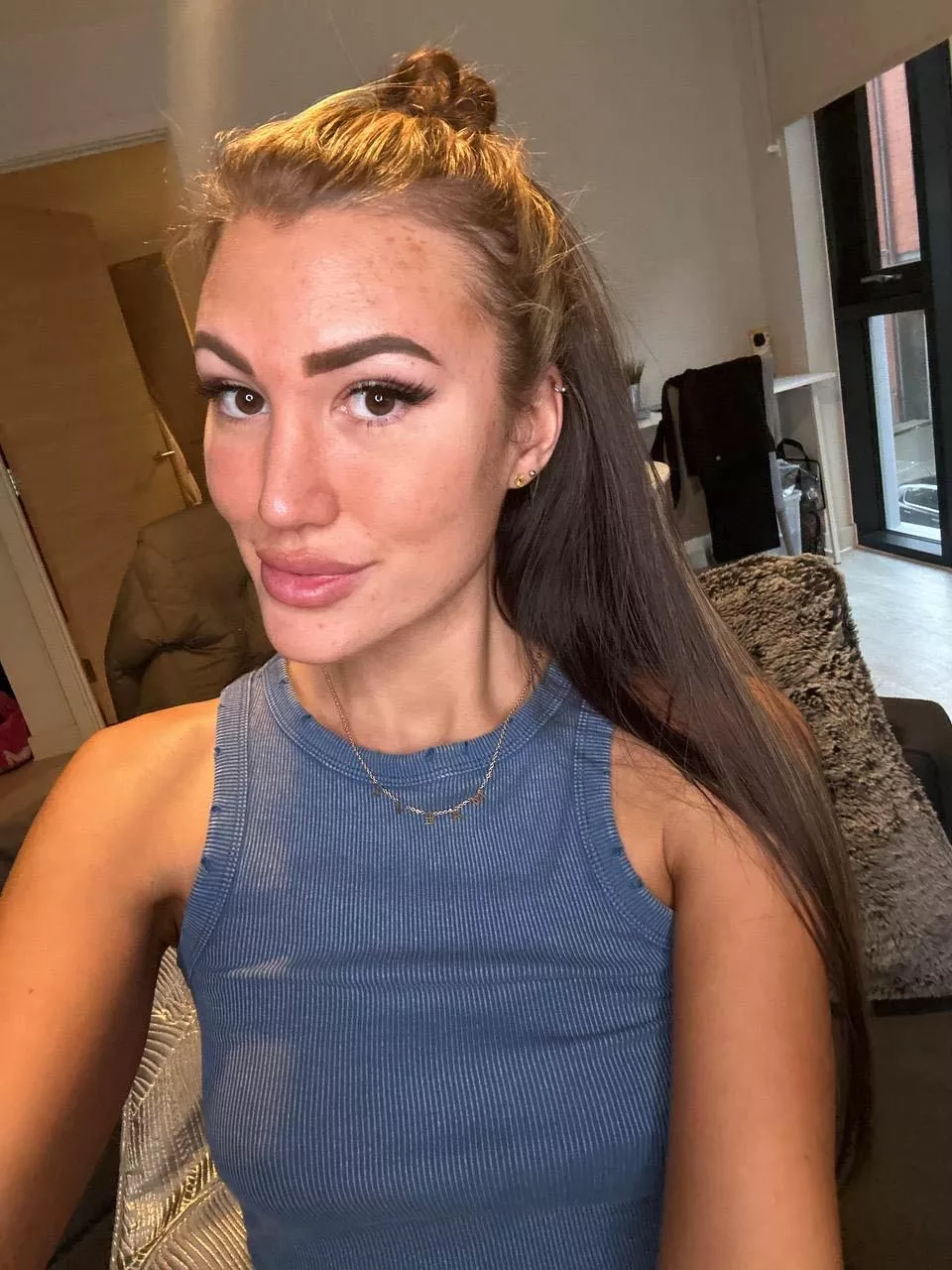 At 6'6, do I look classy and dateable?