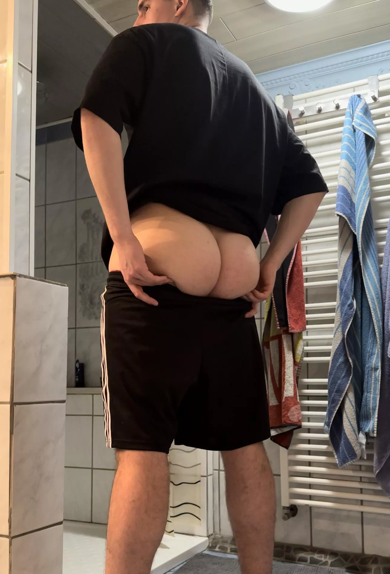 Can you help me get undressed? 👀